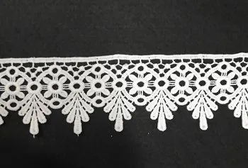 Pizzo passamaneria bianco