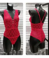 Body in pizzo rosso